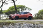 Toyota C-HR Hybrid 2019 года (WW)